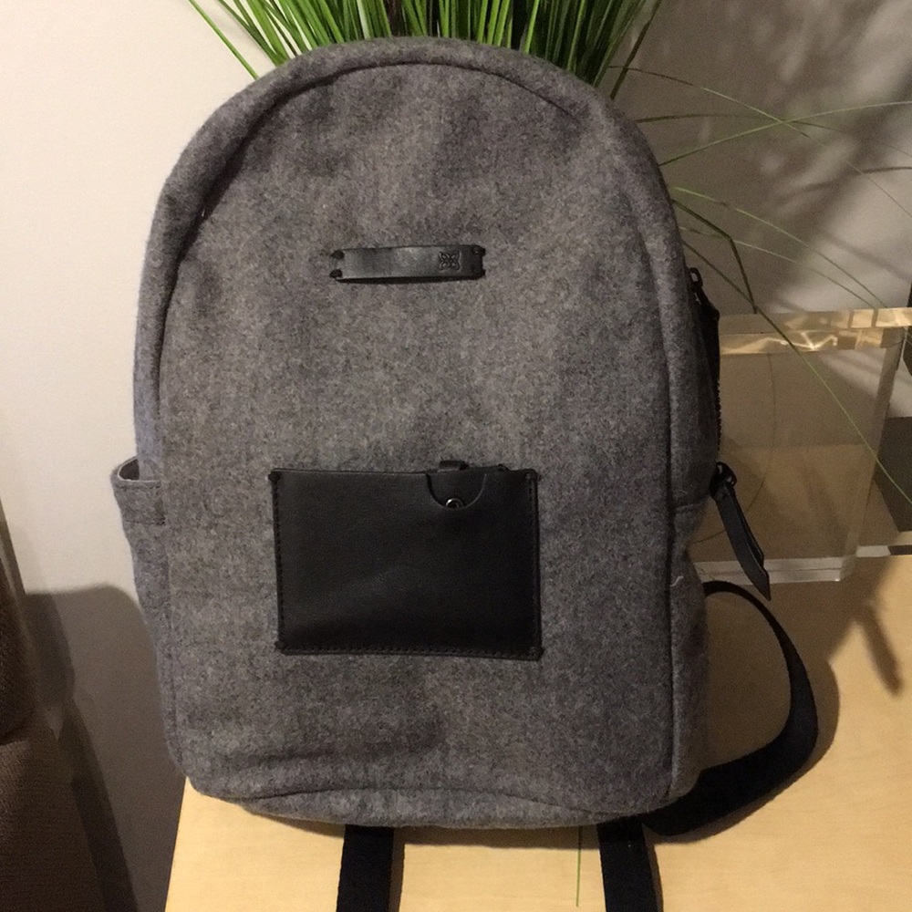 BNWT Grey Wool Sherpani Laptop Backpack 🎒!!